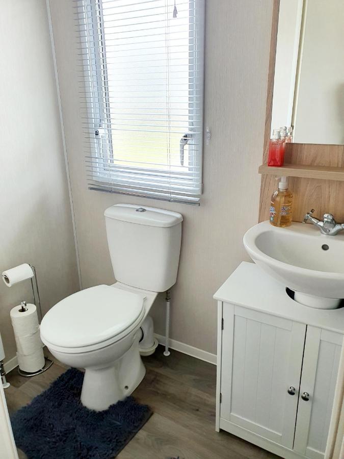 Premium Accommodation With Luxury Hot-Tub And Decking Area, Near Fantasy Island 英戈尔德梅尔斯 外观 照片