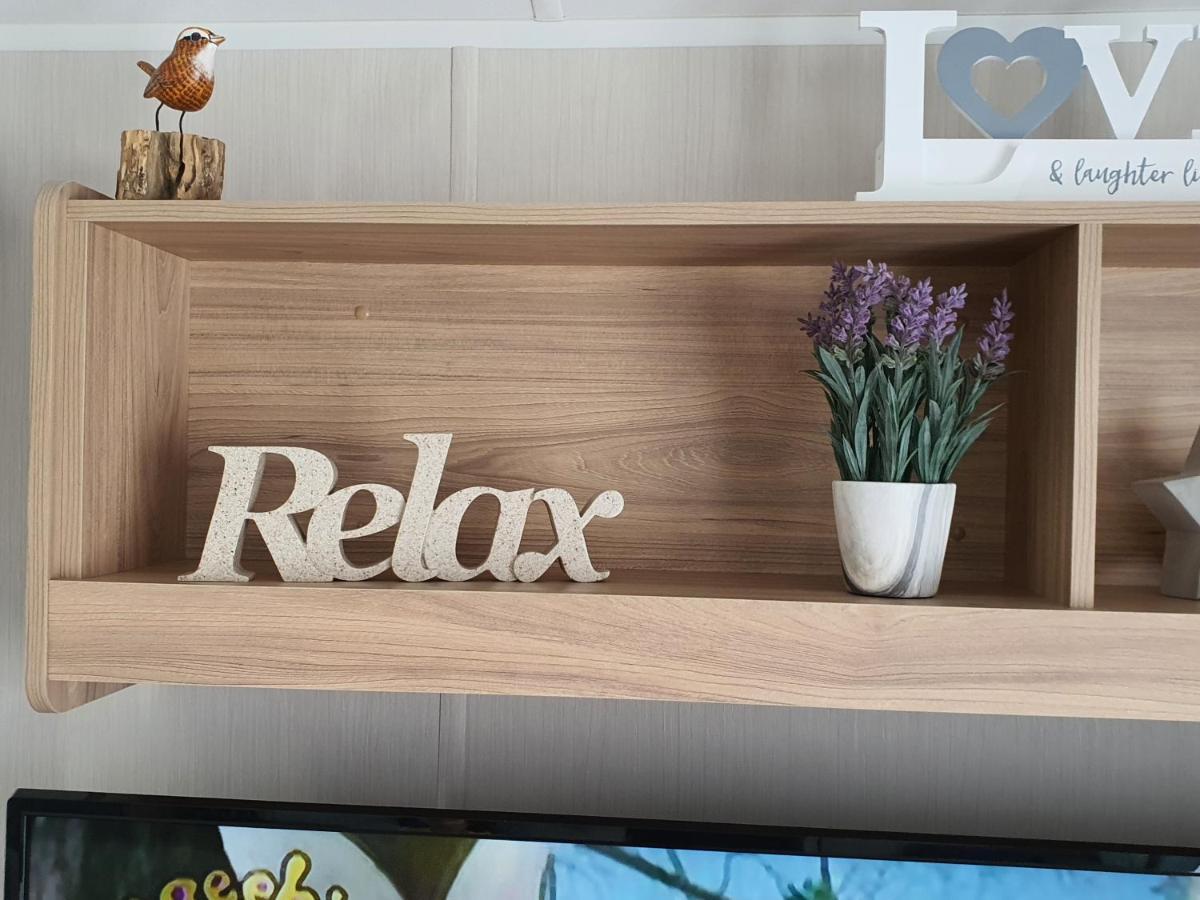 Premium Accommodation With Luxury Hot-Tub And Decking Area, Near Fantasy Island 英戈尔德梅尔斯 外观 照片