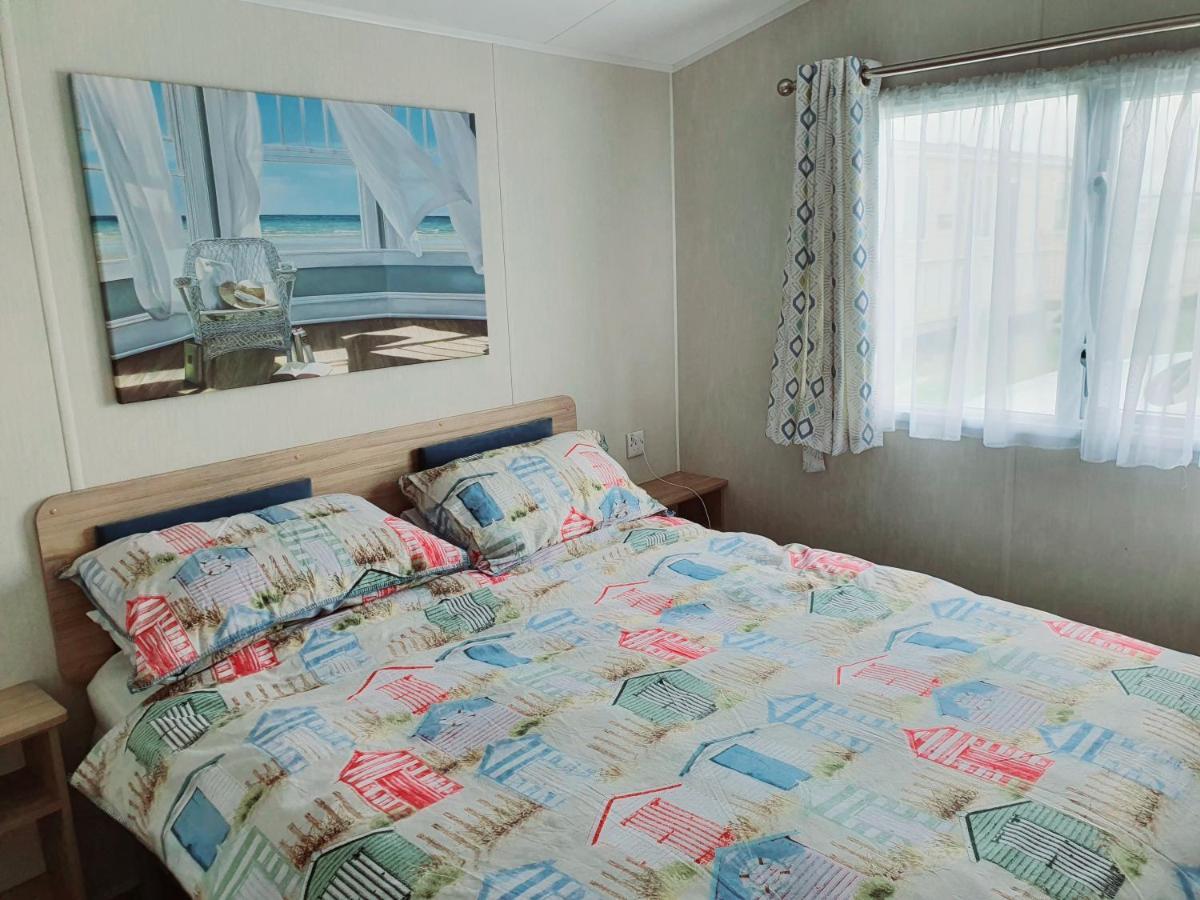Premium Accommodation With Luxury Hot-Tub And Decking Area, Near Fantasy Island 英戈尔德梅尔斯 外观 照片